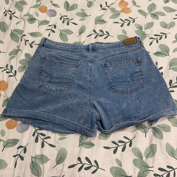 AE High Waisted Mom Style Jean Shorts - Picture 2 of 4